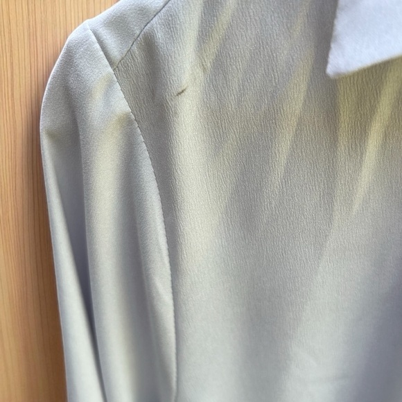 Ann Taylor Collared Long sleeve Button Down Dress Shirt Light Gray Size Large - Picture 4 of 5